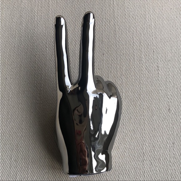 ✌🏼 PEACE FIGURINE - Picture 2 of 3